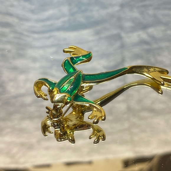 Vintage 1960s Pin Gold Enamel Frog Brooch 2”x 2” - Picture 6 of 10